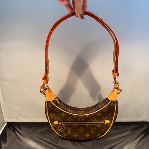 *NEW* Louis Vuitton LV Monogram Loop Hobo AUTHENTIC (w/chain & leather straps) - Picture 4 of 13
